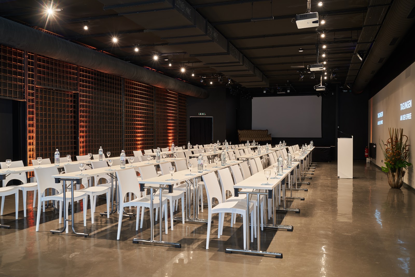 89 Lighthouse Galerie