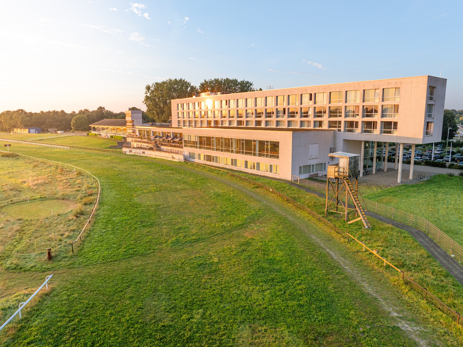 ATLANTIC Hotel Galopprennbahn - 01