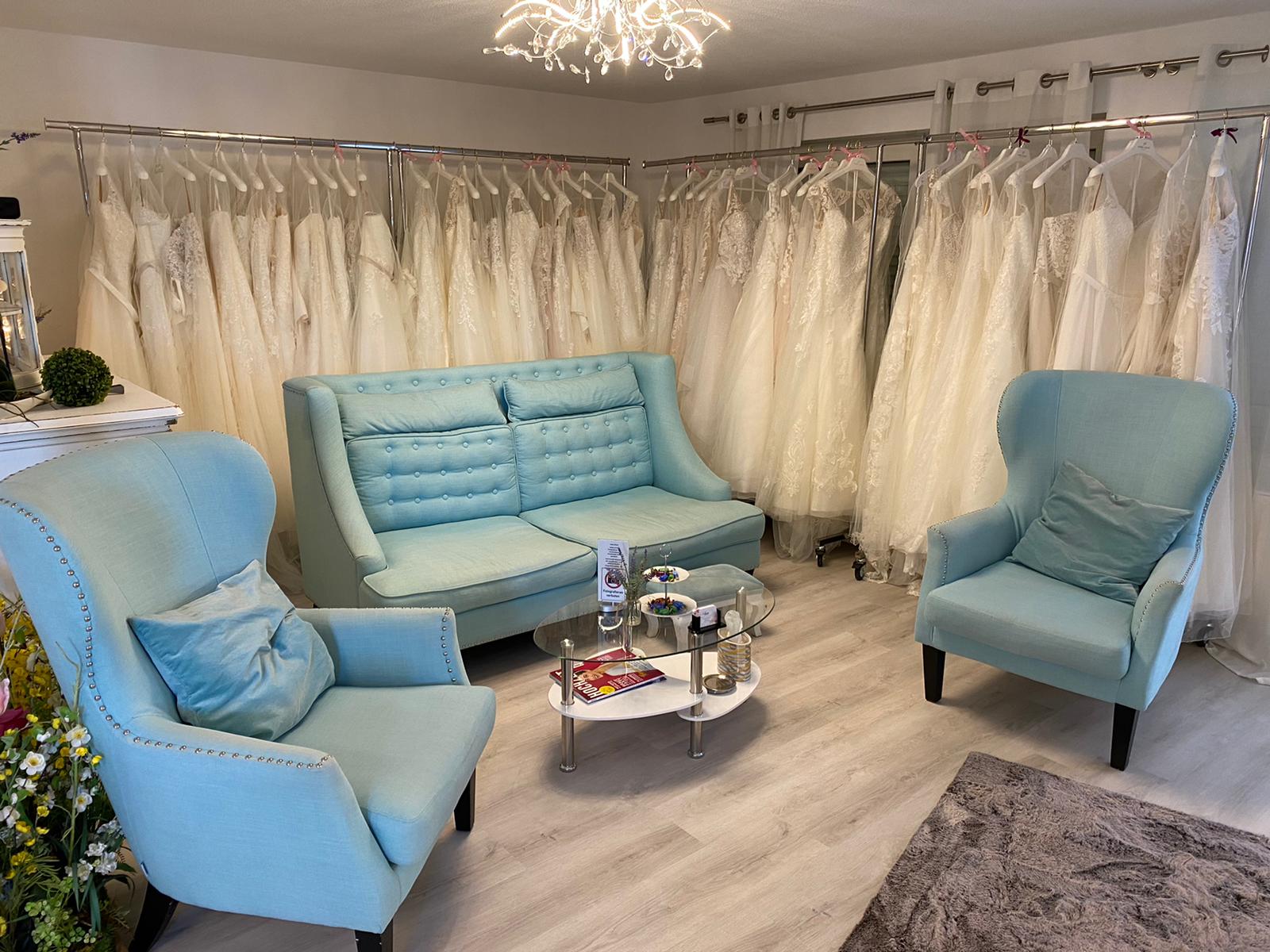 Beautiful CURVY Brides by ALEXA - 01