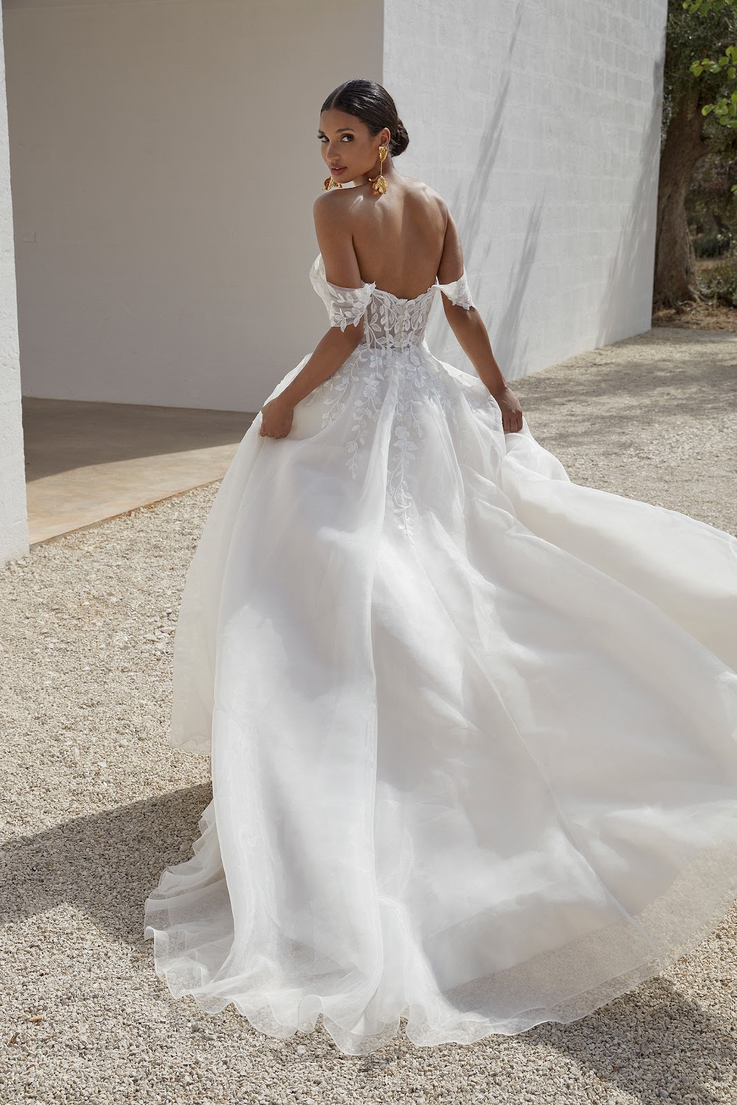 Brautkleid sucht Braut - 01