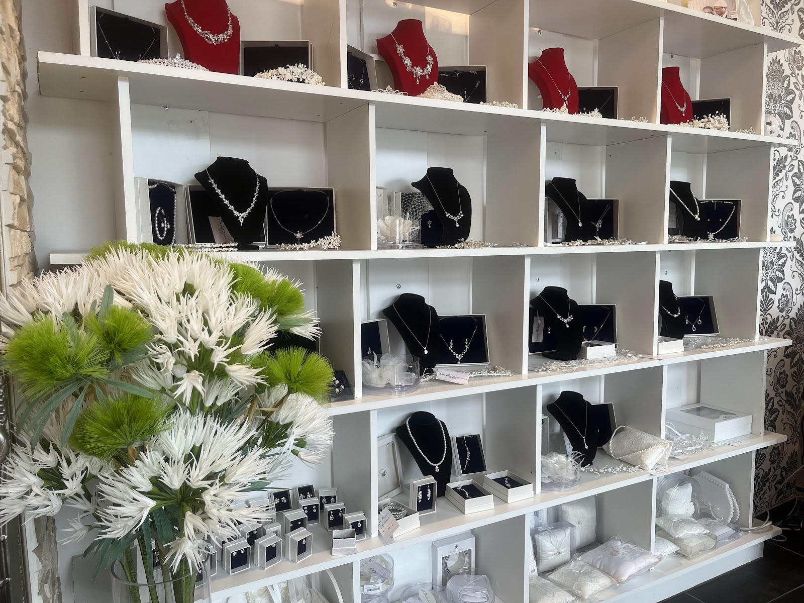 Brautmoden Eleganz Galerie