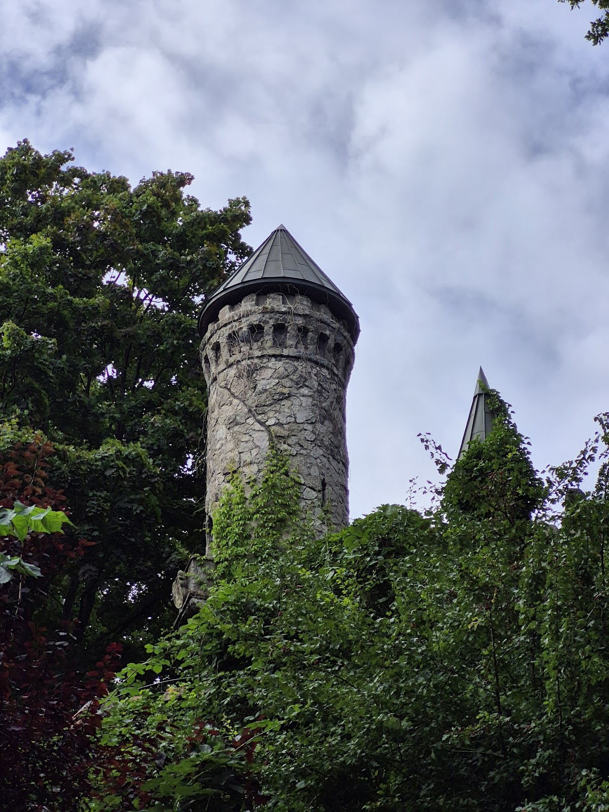 Burg Henneberg Galerie