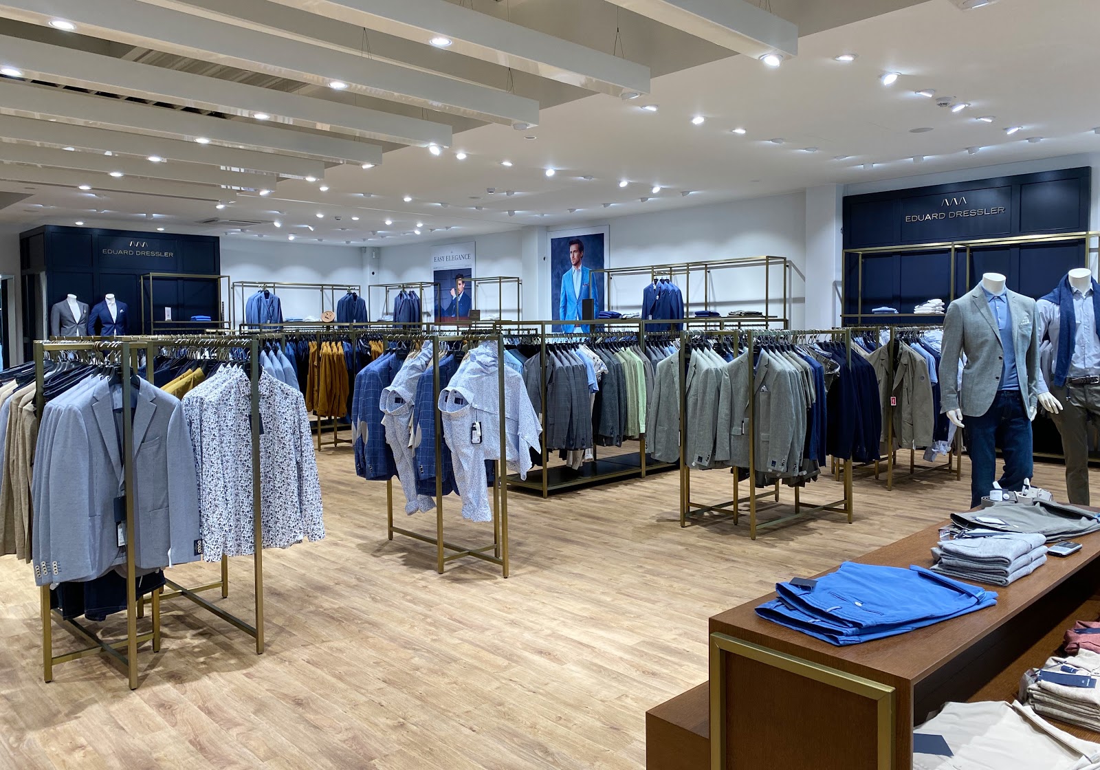 DRESSLER Outlet Store - 01