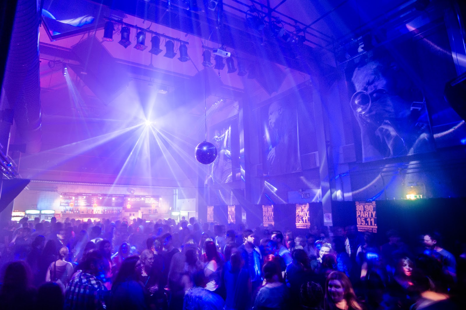 Ein DJ Thomas Galerie