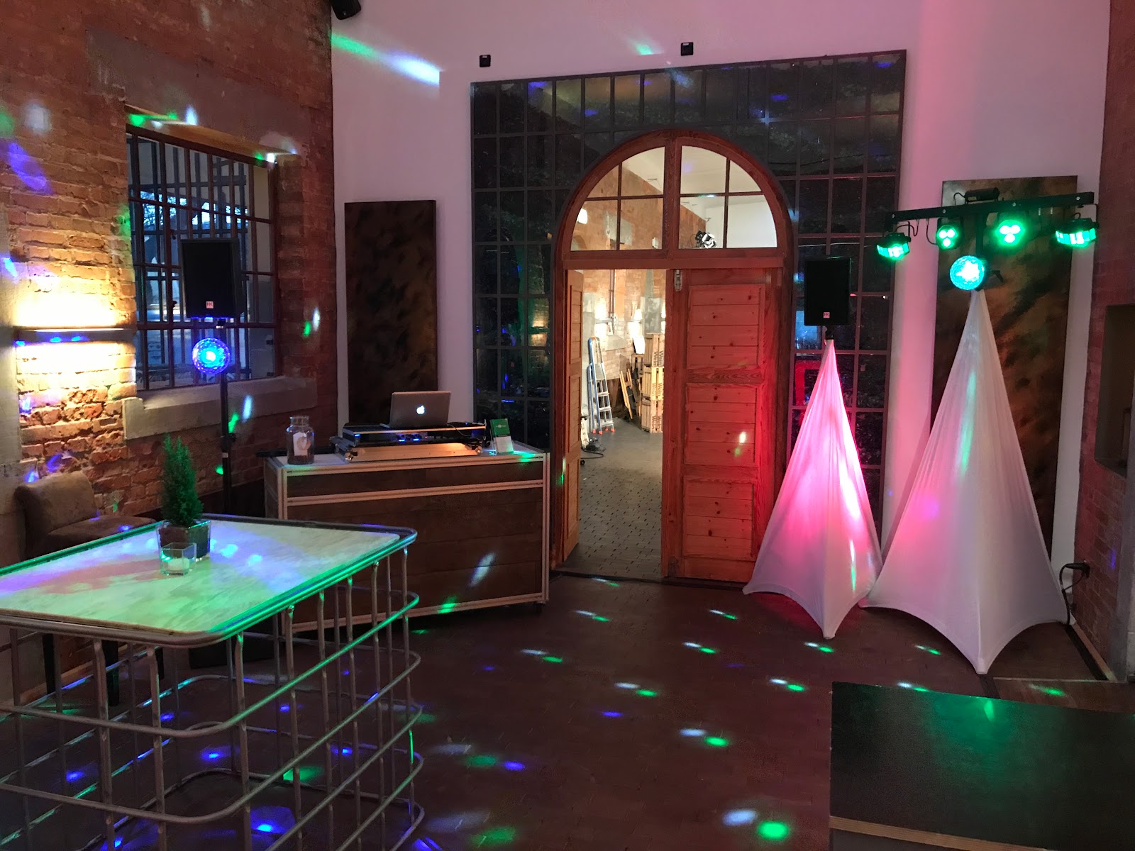 Ein DJ Thomas Galerie