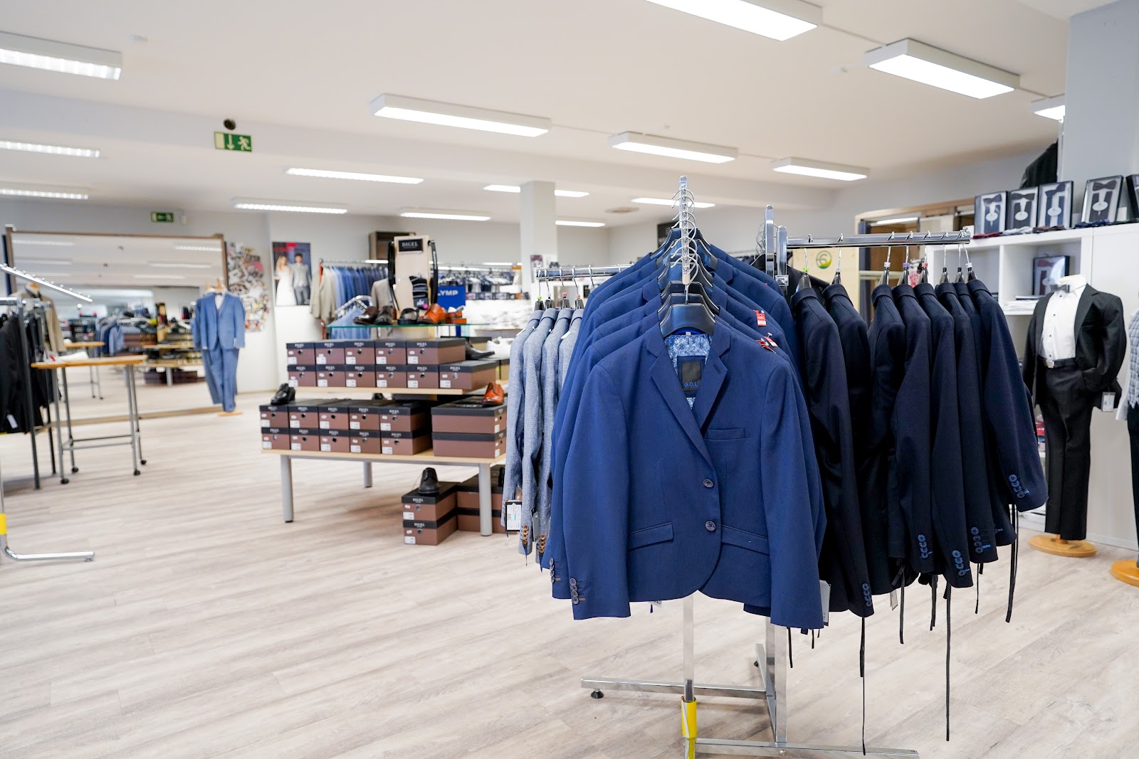 Gutmann Bekleidungs - 01