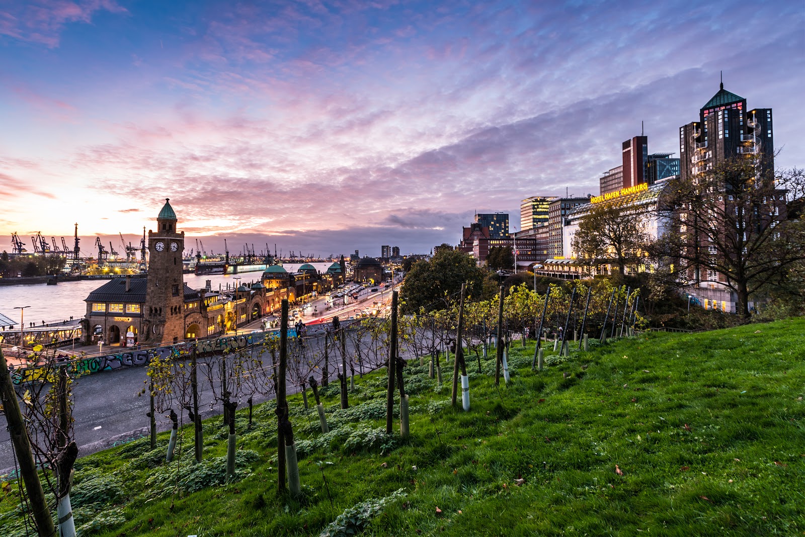 Hotel Hafen Hamburg - 01