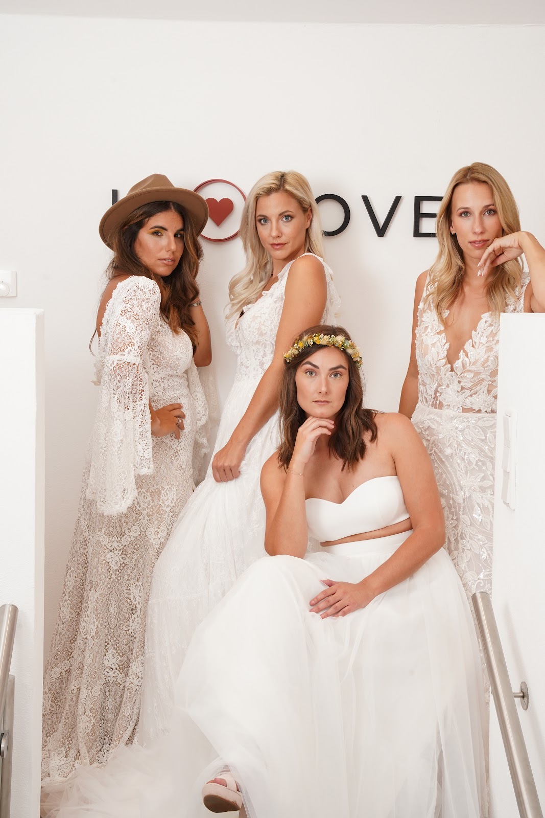 IN LOVE Brautmoden - 01