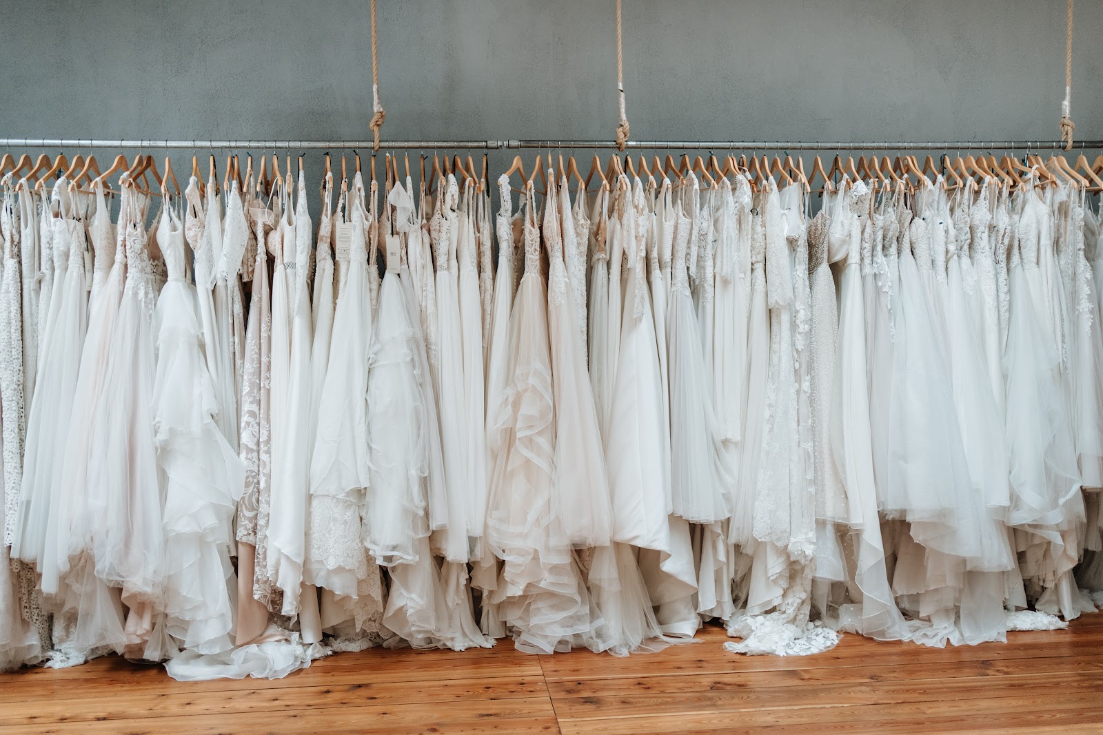 Kleider machen Bräute - 01