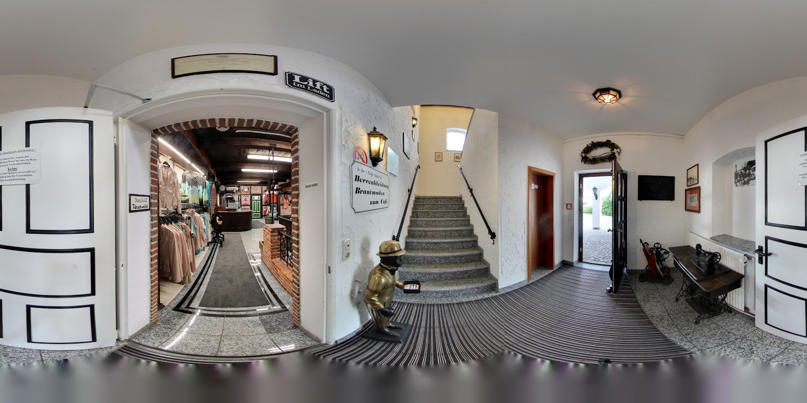 Laue Festgarderobe Galerie