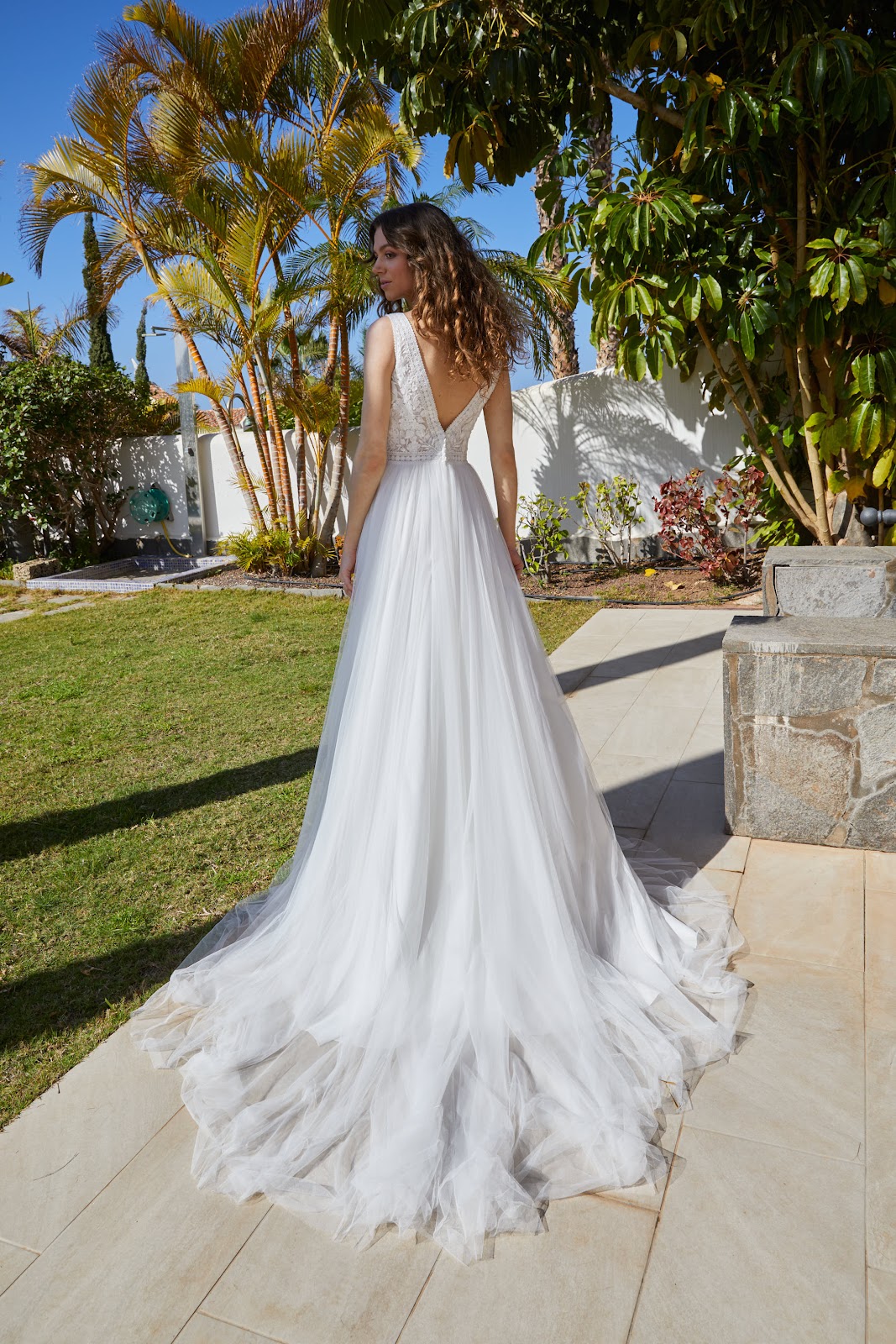 Lovely in White Galerie