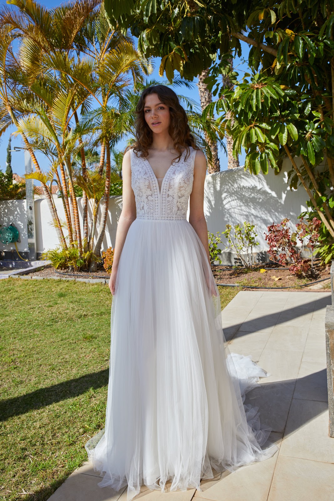 Lovely in White Galerie