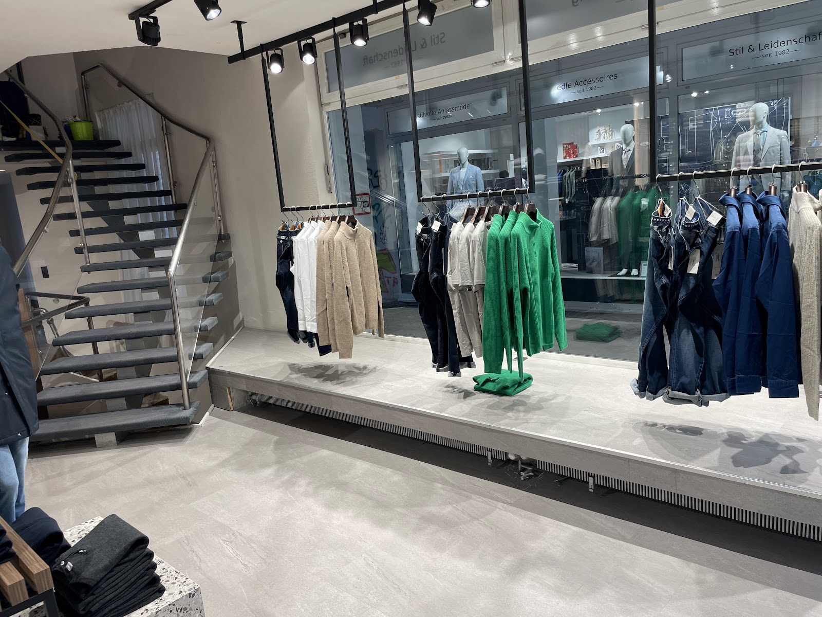 men´s wear von Lysander Galerie