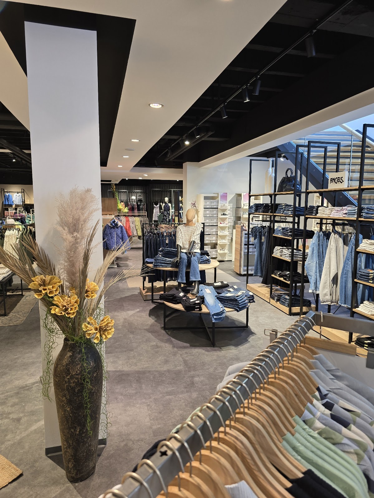 Mode Jahrstorfer Galerie