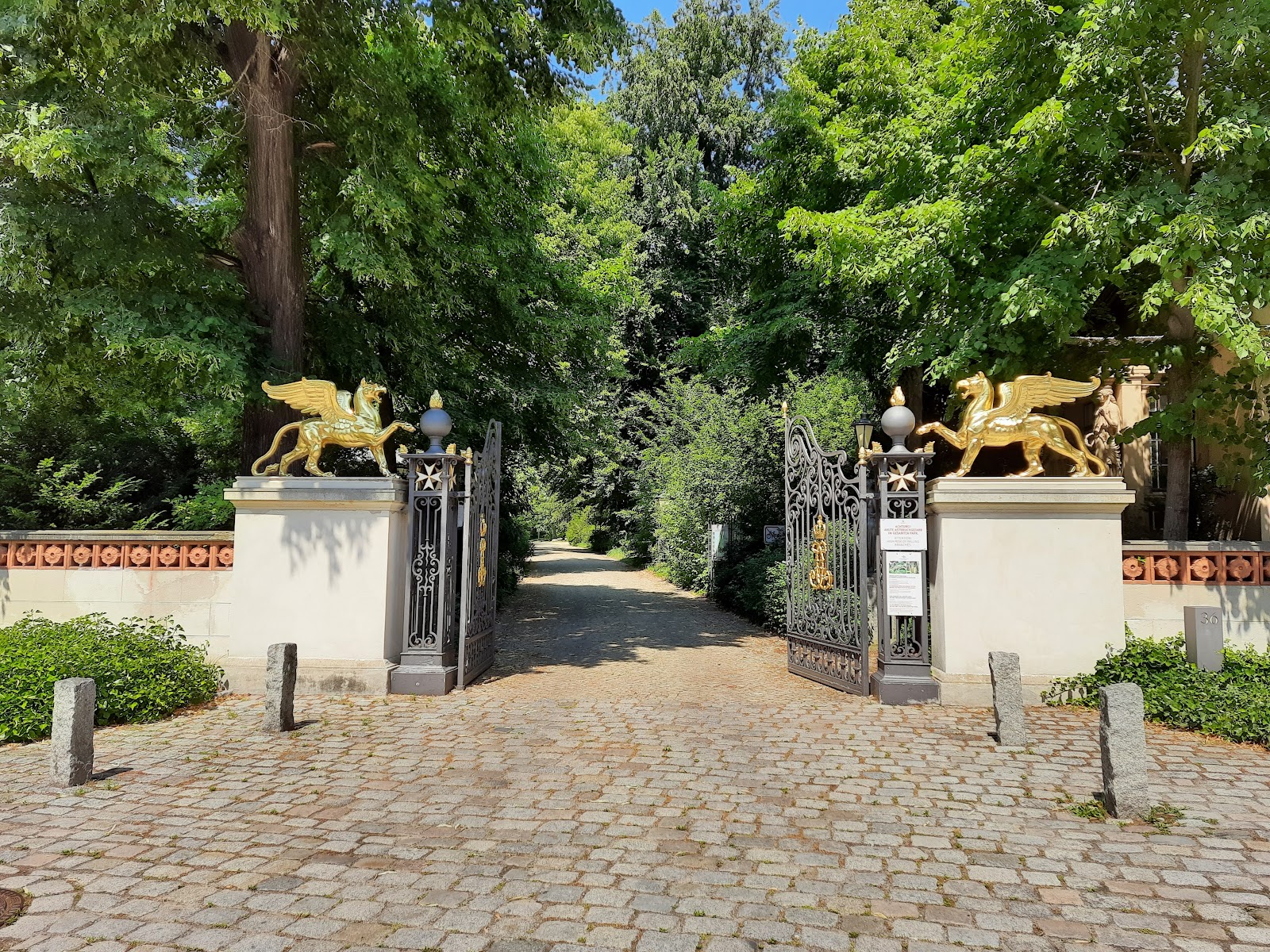 Schloss Glienicke Galerie