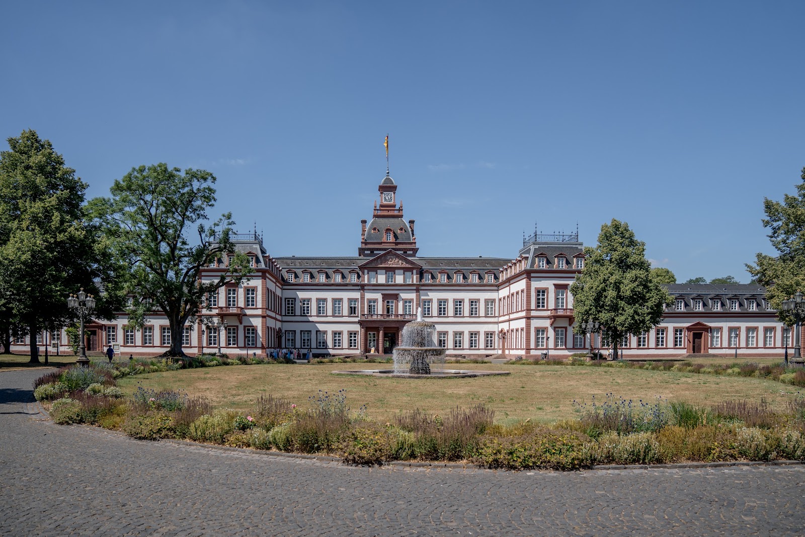 The LUXURY Art of Celebrating Galerie