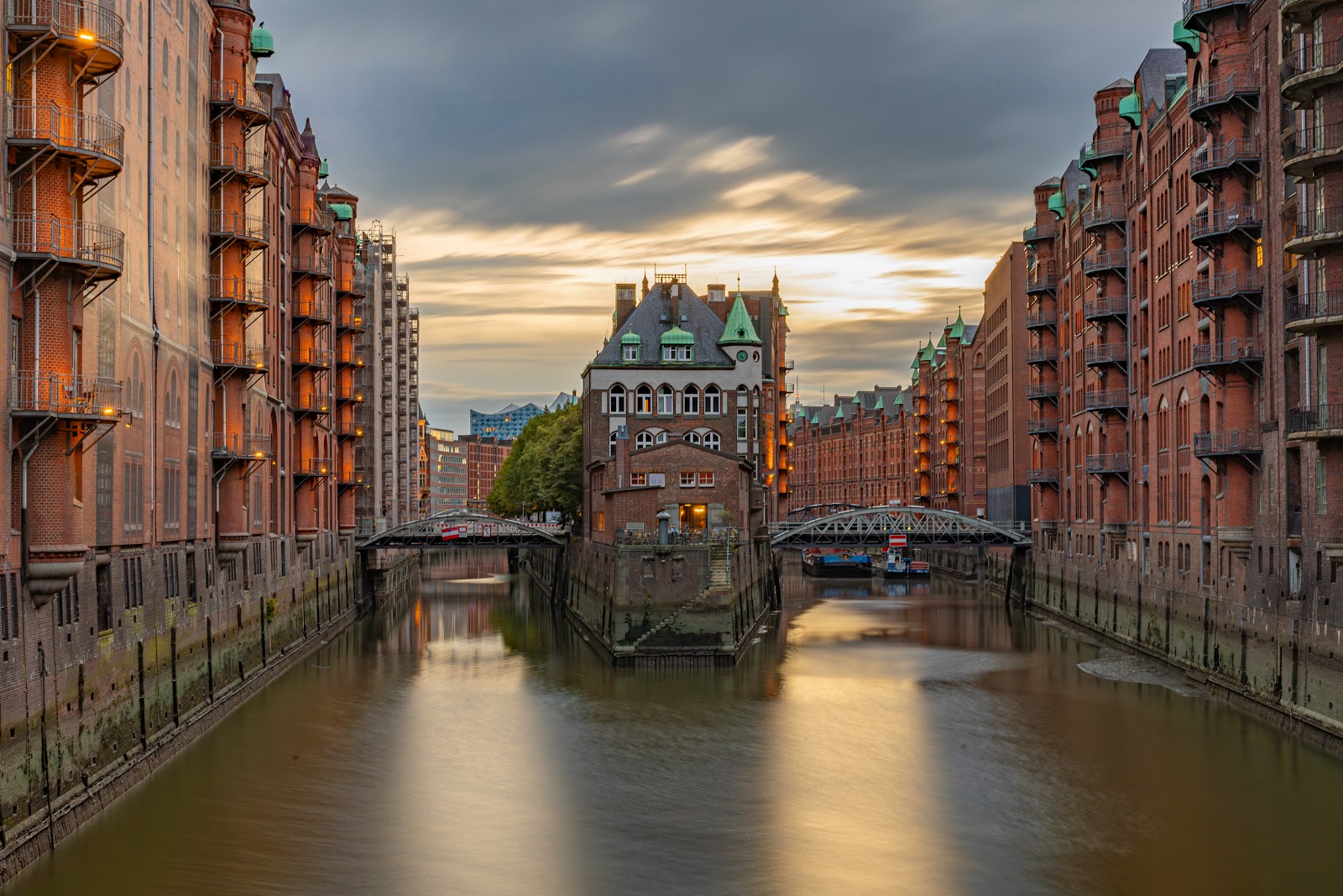 WASSERSCHLOSS Speicherstadt - 01