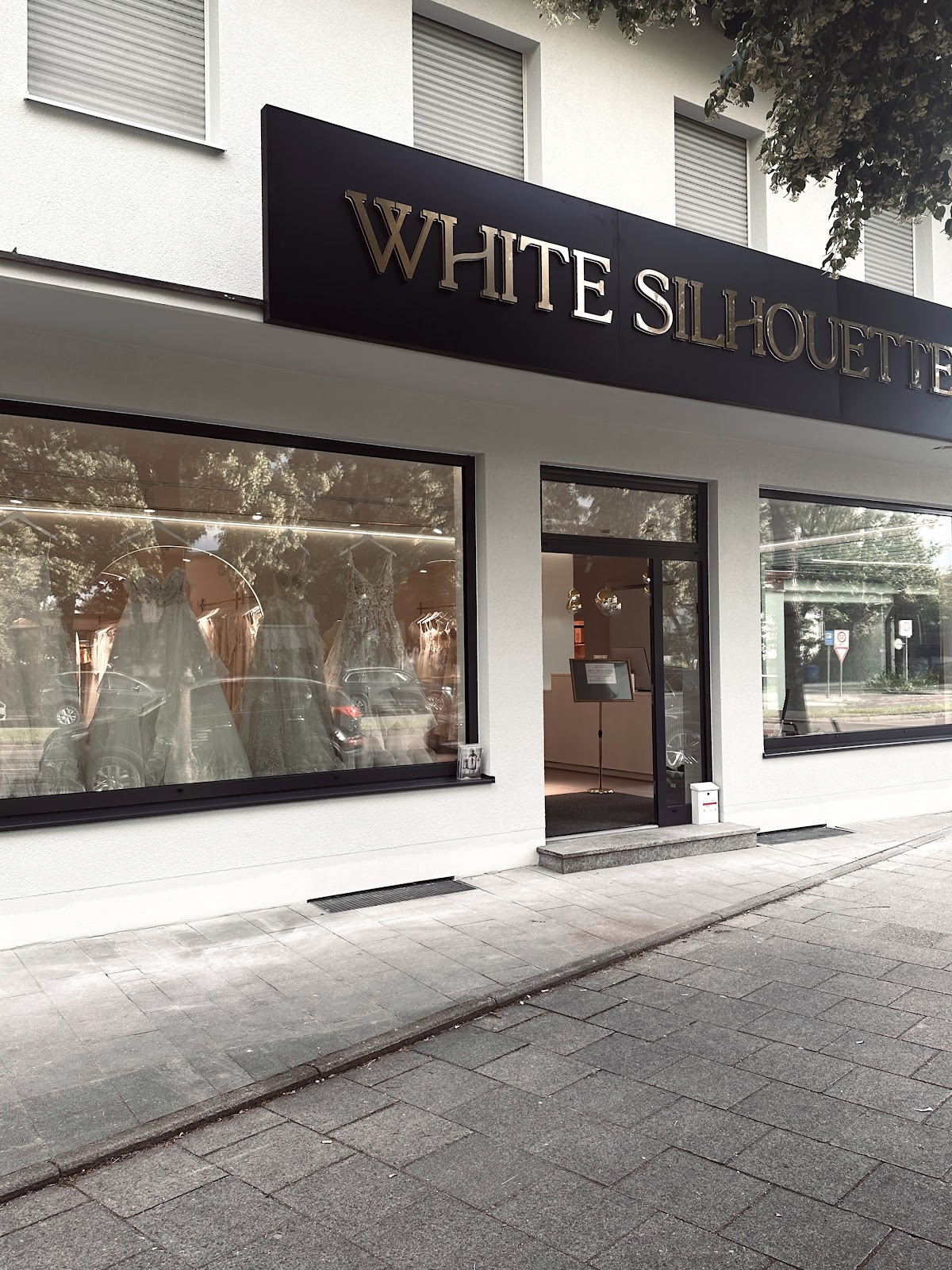 White Silhouette Brautmoden München - 01